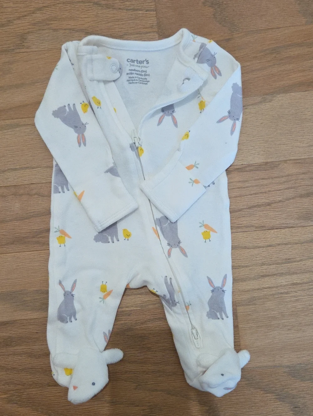 4 Newborn Onesies - Like New & New